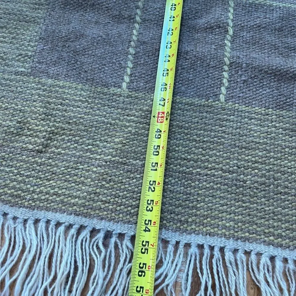 Flatweave Wool Rug 27 x 54